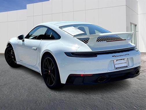 2024 Porsche 911 Carrera 4 GTS