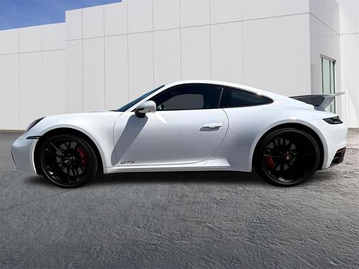2024 Porsche 911 Carrera 4 GTS