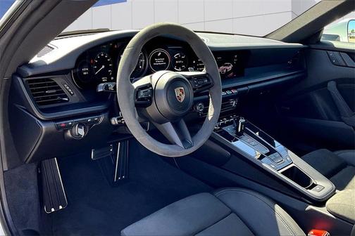 2024 Porsche 911 Carrera 4 GTS