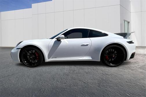 2024 Porsche 911 Carrera 4 GTS