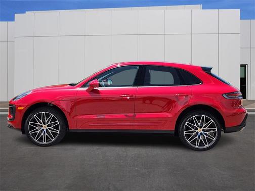 2025 Porsche Macan Base