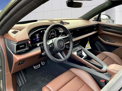 2025 Porsche Macan Turbo