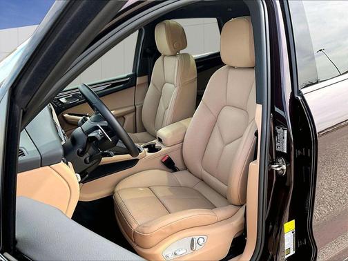 Copper 2025 Porsche Macan