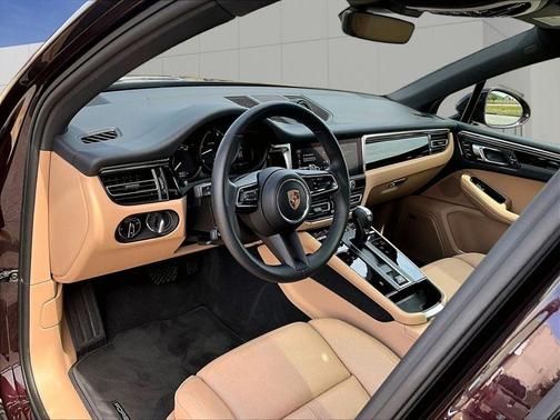 Copper 2025 Porsche Macan