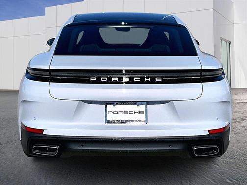 2026 Porsche Panamera 