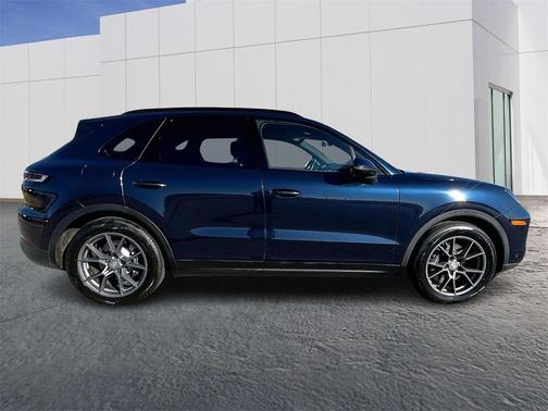 2024 Porsche Cayenne Base