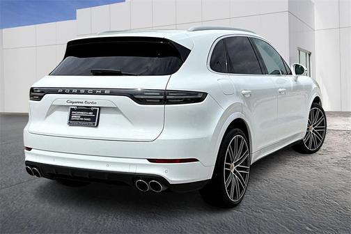 2022 Porsche Cayenne Turbo