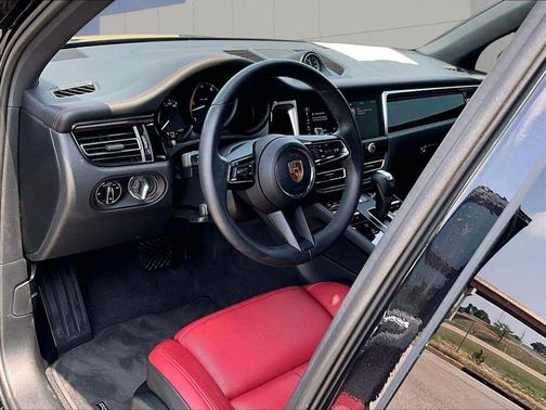 Jet Black 2024 Porsche Macan