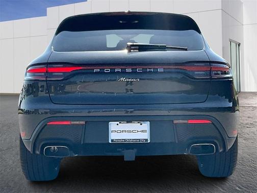 2026 Porsche Macan Base