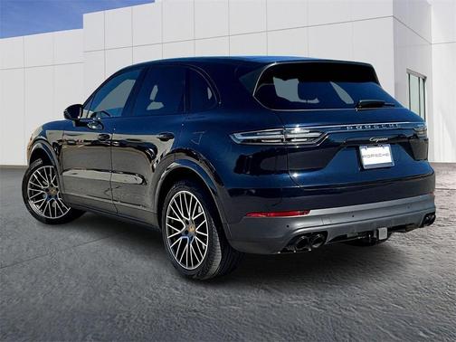2023 Porsche Cayenne Platinum Edition