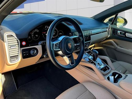 2023 Porsche Cayenne Platinum Edition
