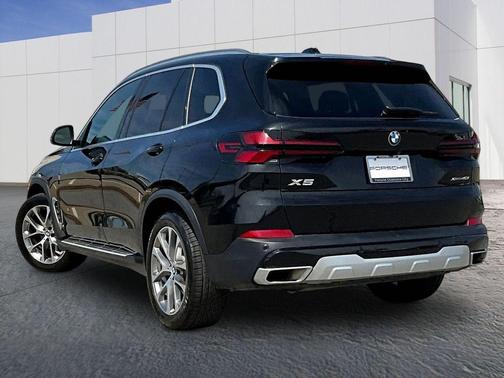 Black Sapphire Metallic 2024 BMW X5 xDrive40i