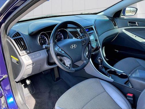 2012 Hyundai SONATA SE