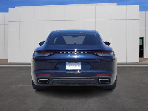 2022 Porsche Panamera 4