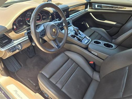 2022 Porsche Panamera 4