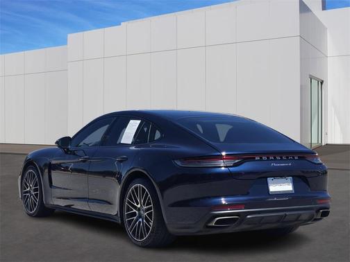 2022 Porsche Panamera 4