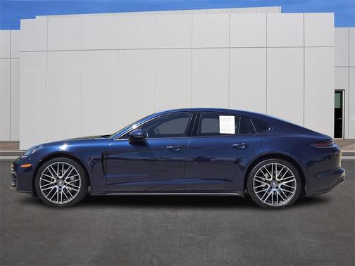 2022 Porsche Panamera 4