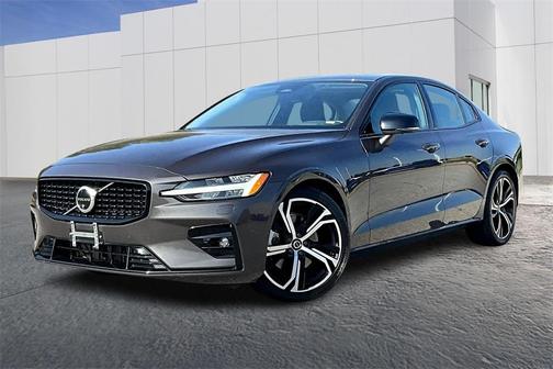 2024 Volvo S60 B5 Plus Dark Theme