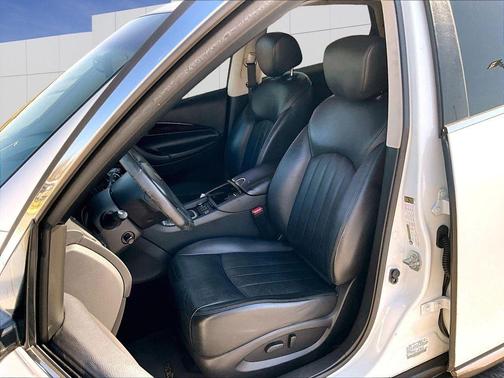 2017 INFINITI QX50 Base