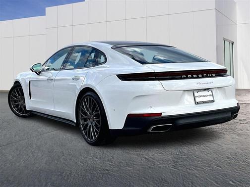 2025 Porsche Panamera 4