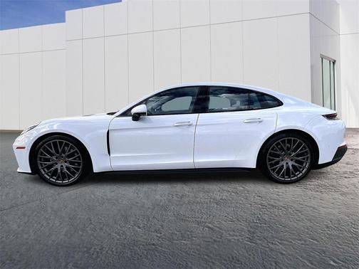 2025 Porsche Panamera 4