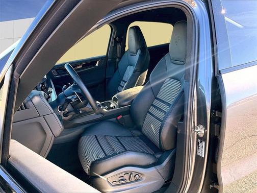 2025 Porsche Cayenne GTS