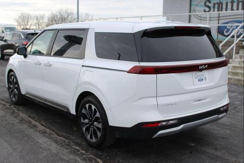 2024 Kia Carnival EX