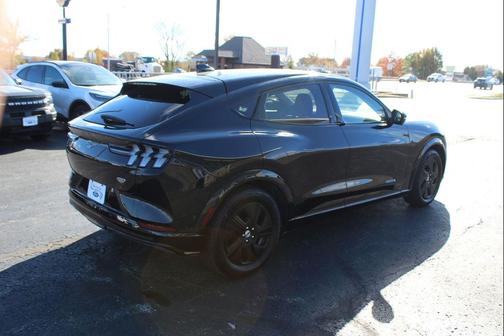 2022 Ford Mustang Mach-E California Route 1