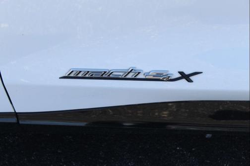 Star White Metallic Tri-Coat 2023 Ford Mustang Mach-E GT