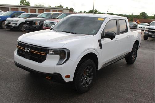 Oxford White 2025 Ford Maverick Tremor