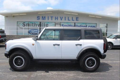 Oxford White 2023 Ford Bronco Badlands