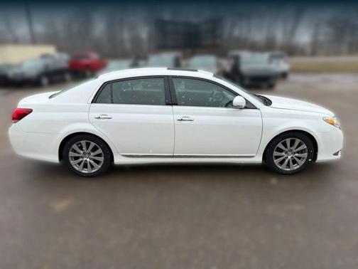 Blizzard Pearl 2012 Toyota Avalon Limited