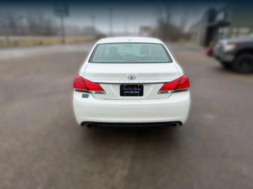 Blizzard Pearl 2012 Toyota Avalon Limited