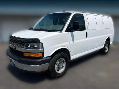 Summit White 2015 Chevrolet Express 2500 LT
