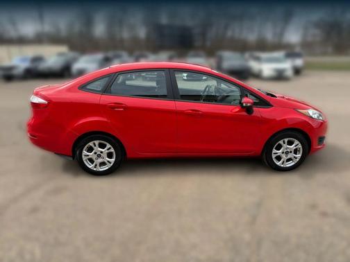 Red 2015 Ford Fiesta SE