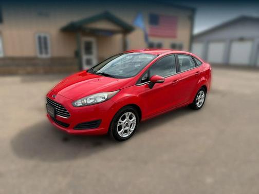 Red 2015 Ford Fiesta SE
