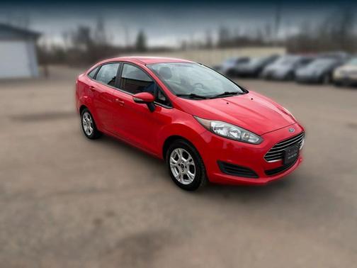 Red 2015 Ford Fiesta SE