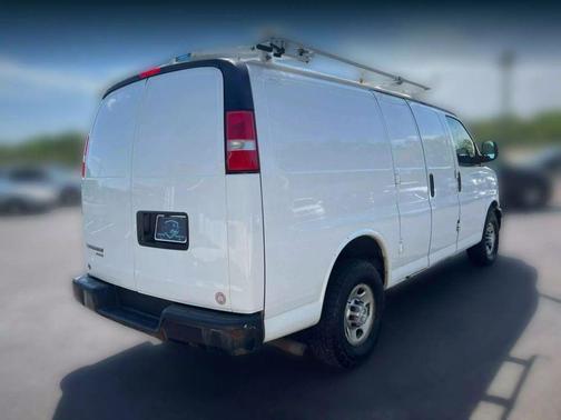 Summit White 2015 Chevrolet Express 2500 Work Van