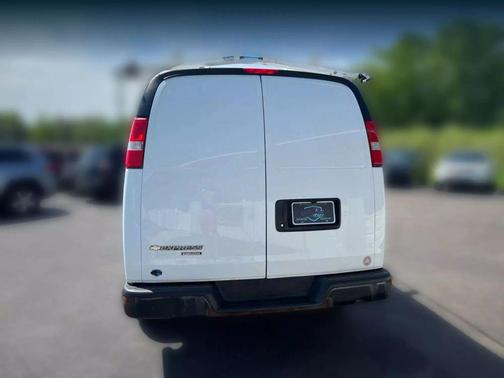 Summit White 2015 Chevrolet Express 2500 Work Van