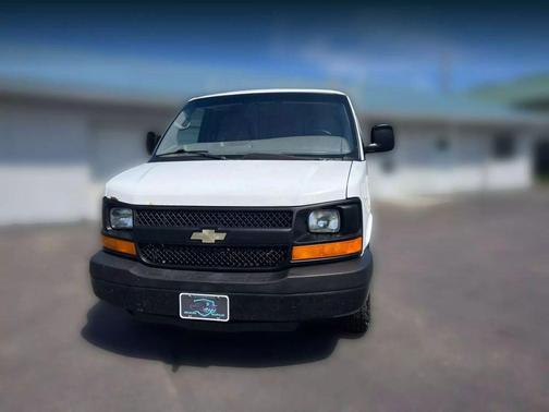 Summit White 2015 Chevrolet Express 2500 Work Van