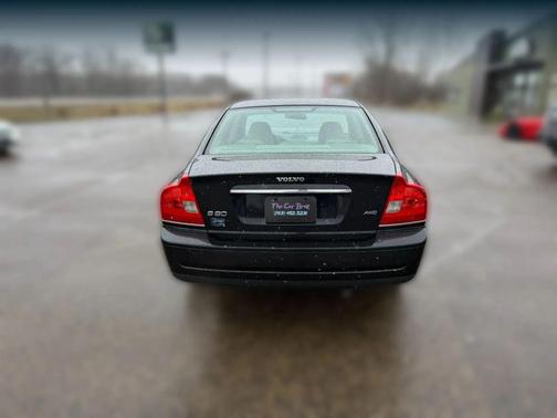 Black 2004 Volvo S80 2.5T