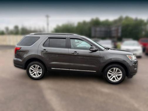 Gray 2018 Ford Explorer XLT