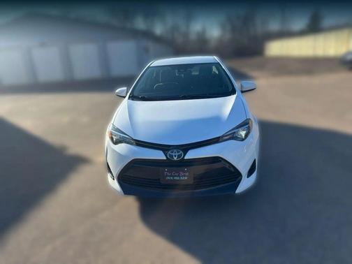 Super White 2017 Toyota Corolla LE