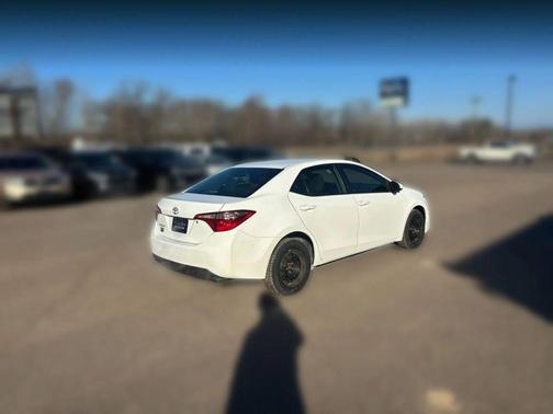 Super White 2017 Toyota Corolla LE