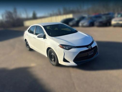 Super White 2017 Toyota Corolla LE