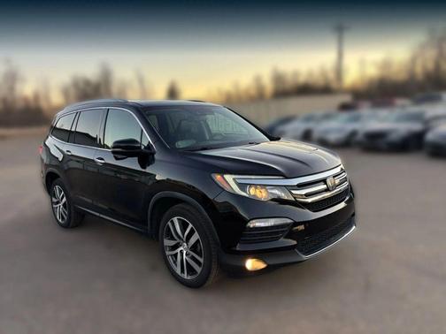 Crystal Black Pearl 2016 Honda Pilot Touring