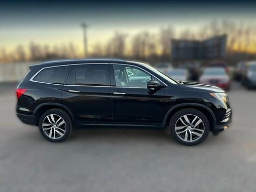 Crystal Black Pearl 2016 Honda Pilot Touring
