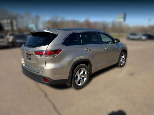 Tan 2016 Toyota Highlander Limited
