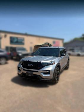Iconic Silver Metallic 2021 Ford Explorer ST