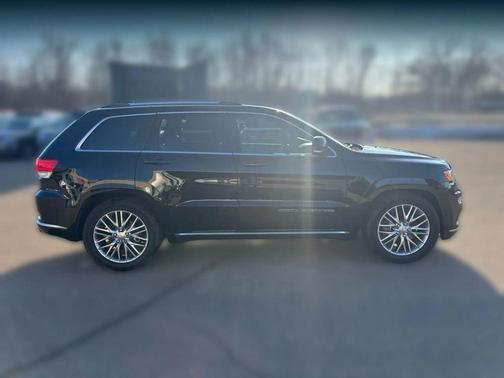 Diamond Black Crystal Pearlcoat 2018 Jeep Grand Cherokee Summit
